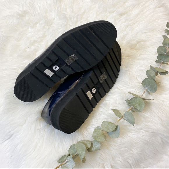 🆕Glossy Navy loafers with a tassel - Picture 2 of 4